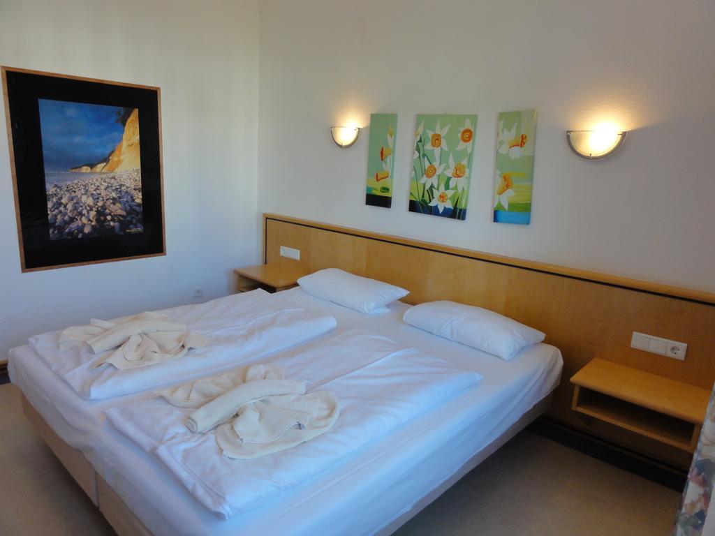 Ferienwohnung Im Duenenpark Binz Room photo